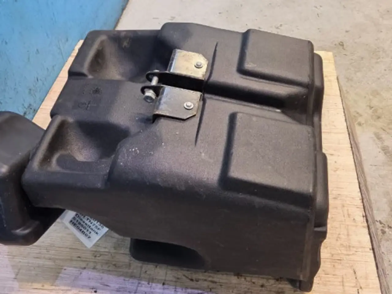 Billede 11 - New Holland TN75F Dieseltank 5195011