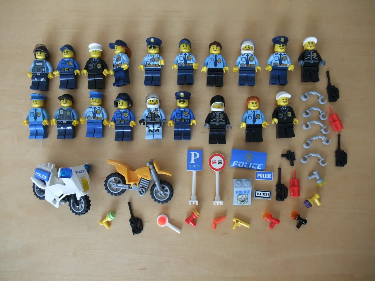 Billede 1 - Lego City Politibetjente Figurer+Tilbehør