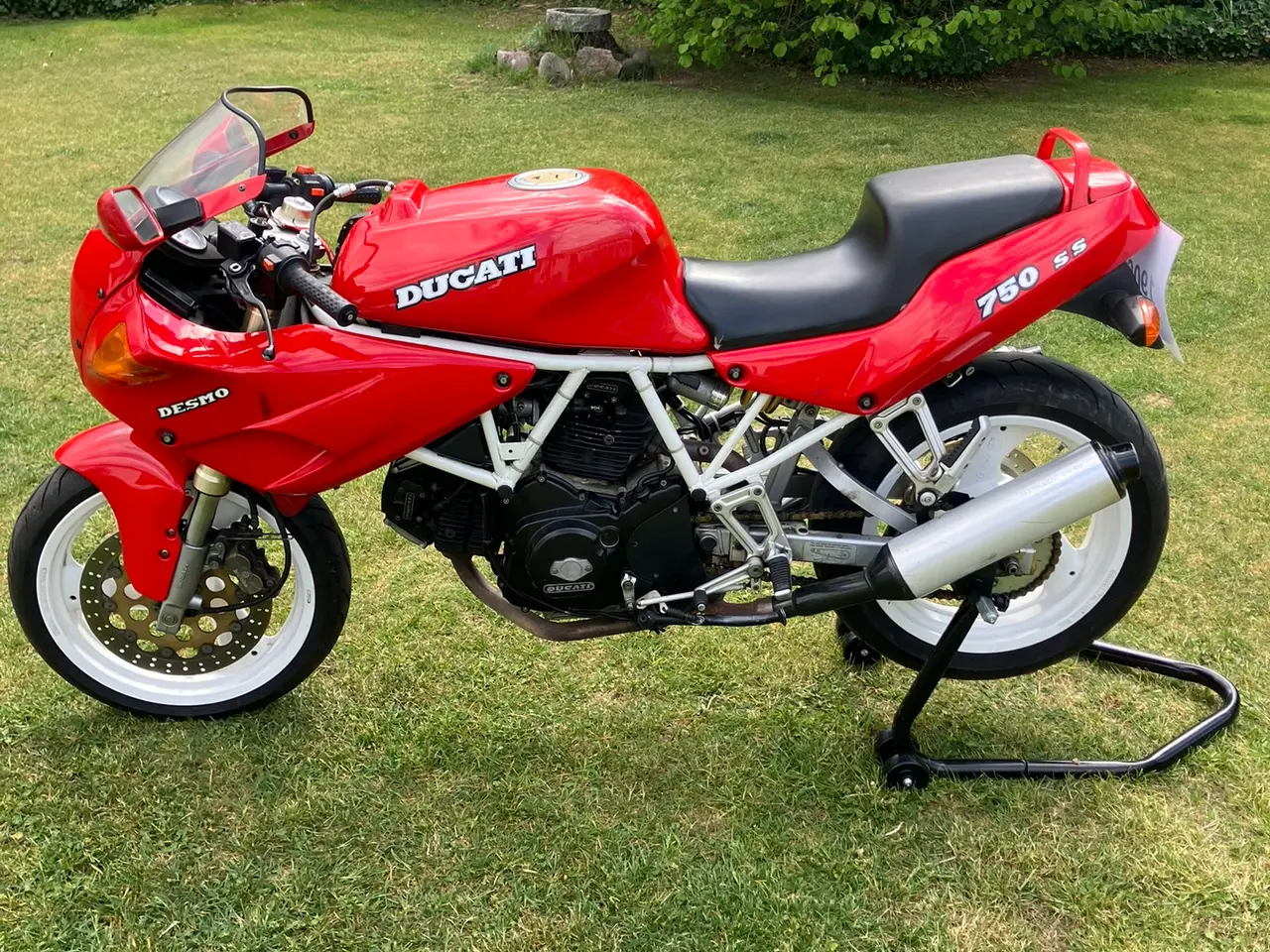 Billede 1 - Fantastisk flot og velkørende Ducati