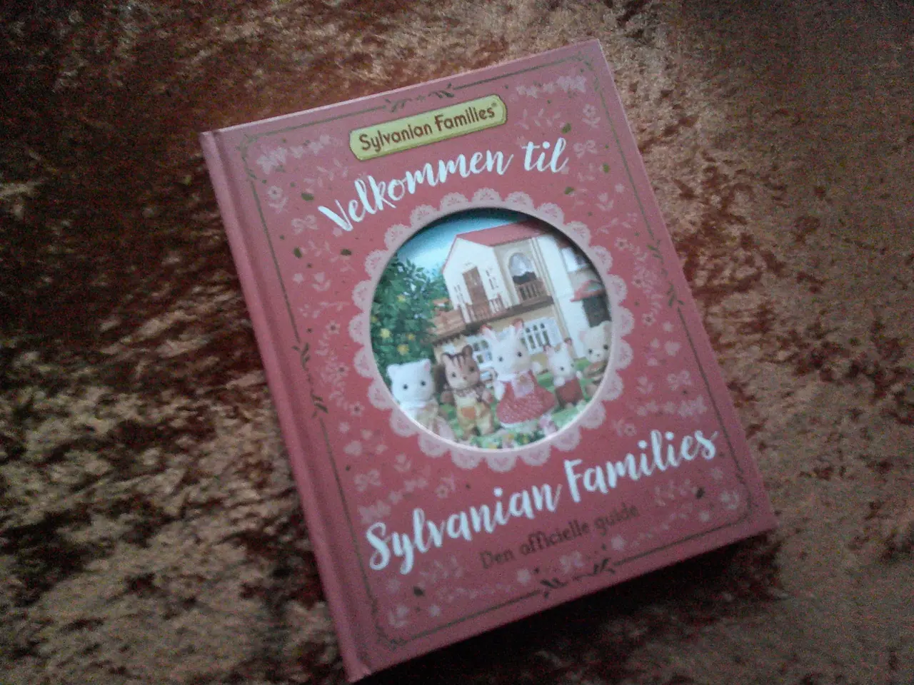 Billede 1 - Velkommen til Sylvanian Families, Chloë Pursey, Cl