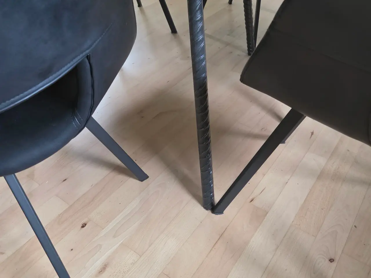 Billede 4 - Rustik Spisebord ø 140