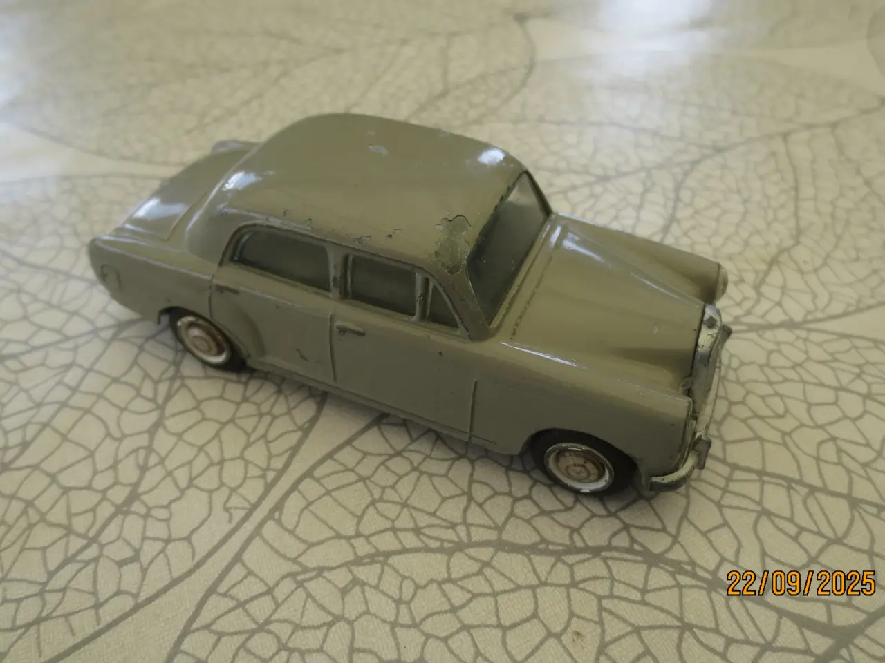 Billede 2 - 2 stk Forskellige Tekno Denmark Biler Merceds Ben