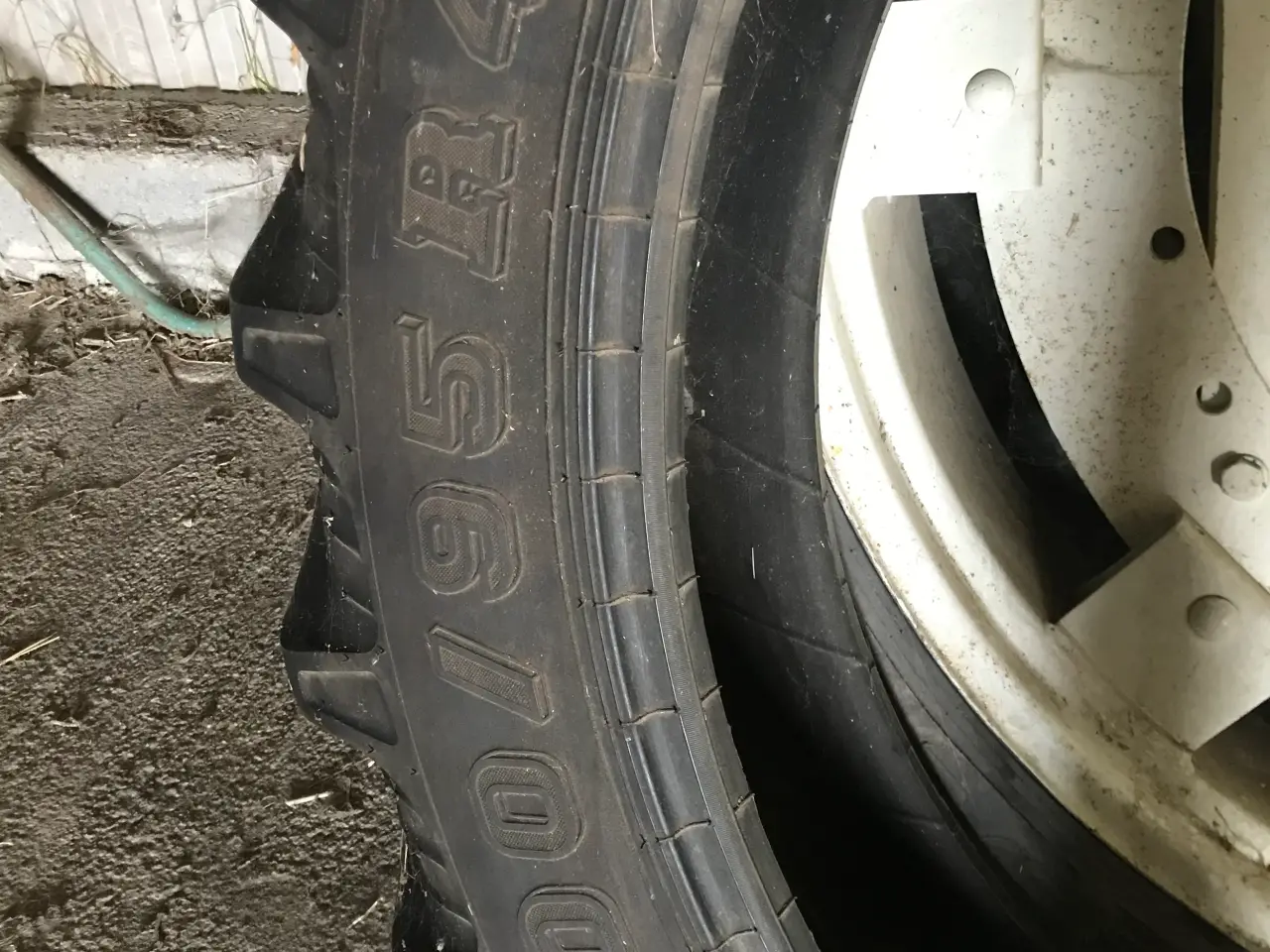 Billede 1 - Sprøjtehjul dæk 300/95R46 nyt