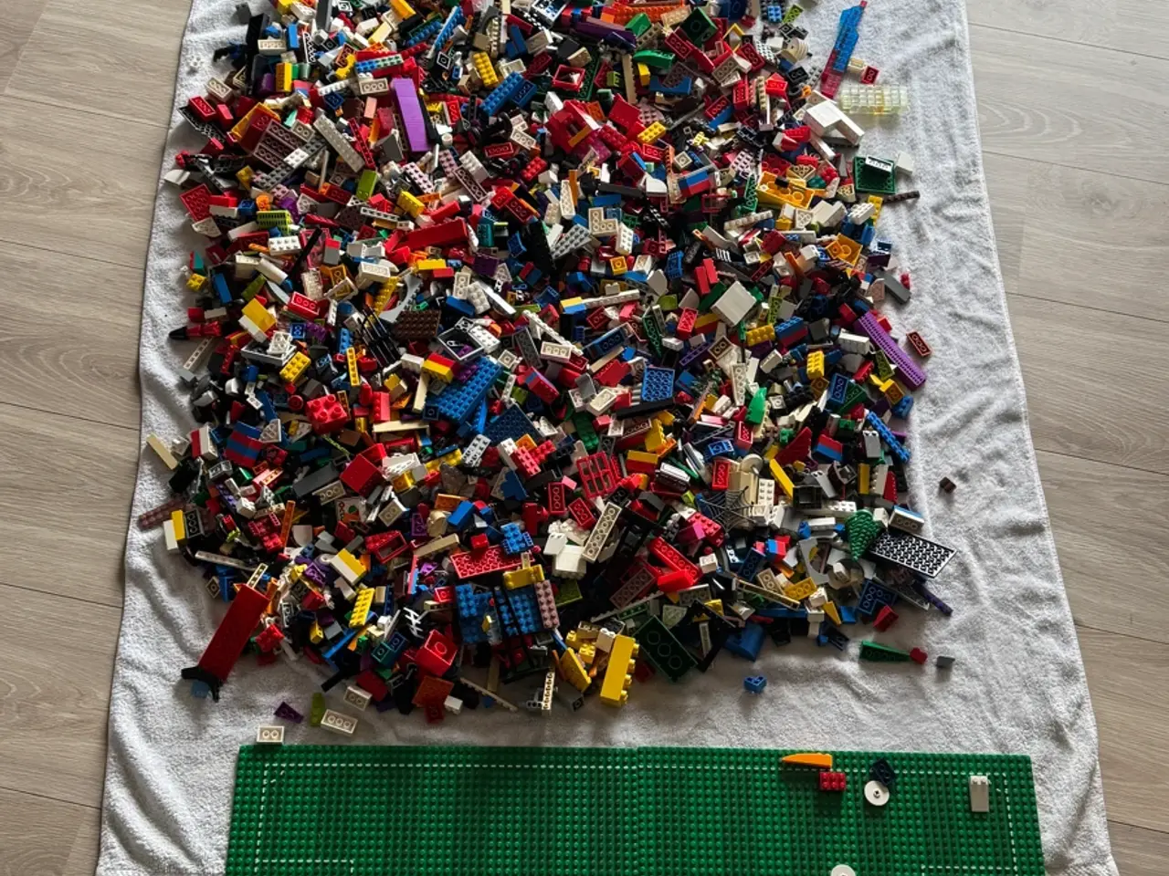 Billede 4 - Lego blandet med grøn fodboldplade