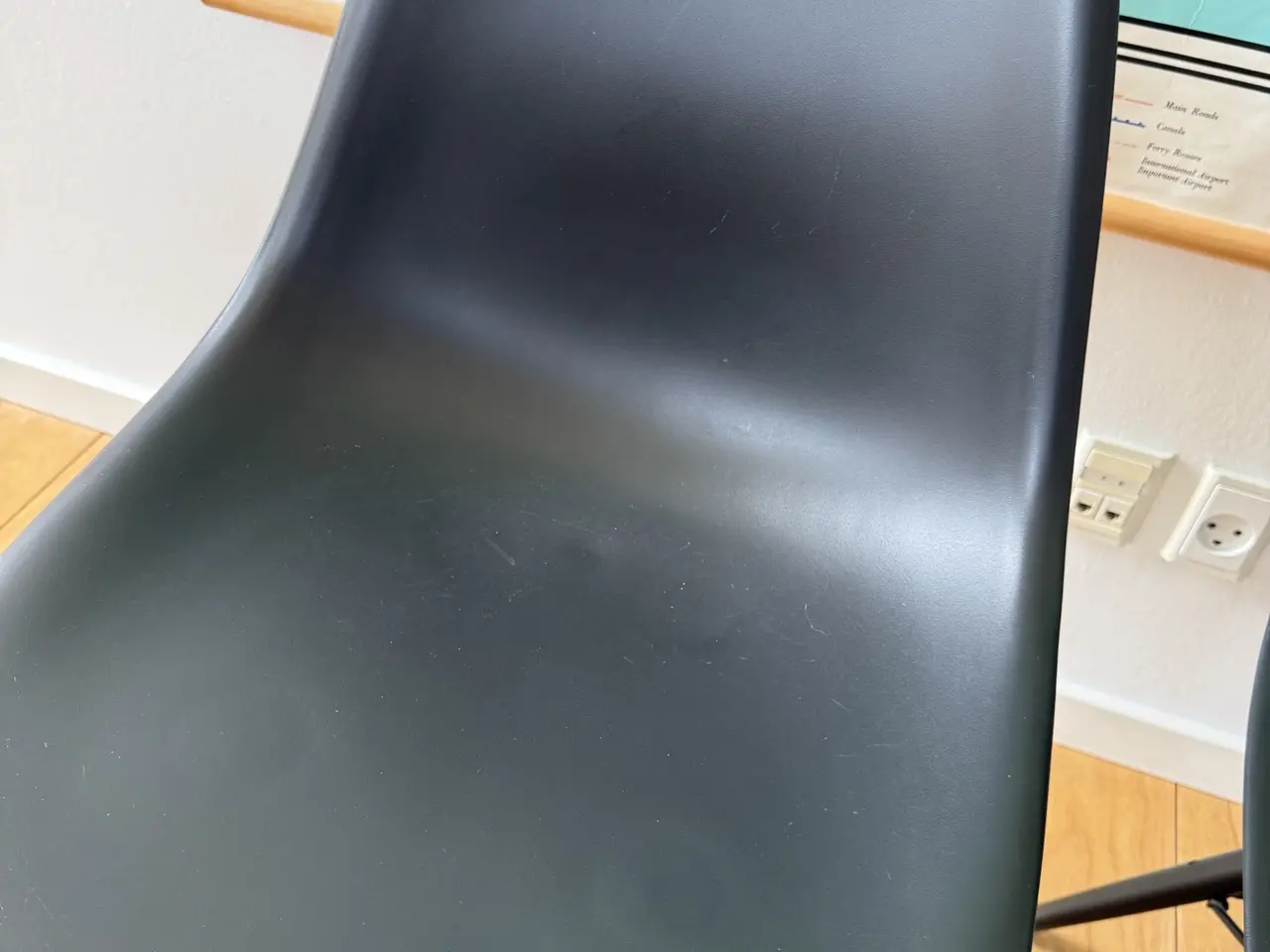 Billede 2 - 4 stk. Eames DSW sort/sort ahorn limited edtion