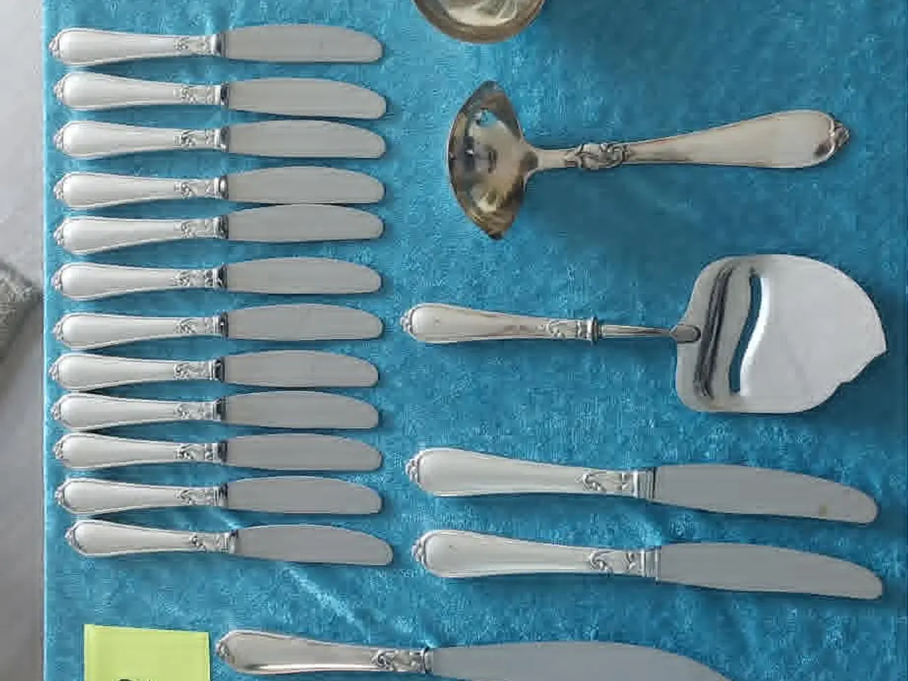 Billede 12 - pletsølv bestik mest knive sælges for kr. 25,- stk