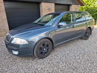 Skoda Octavia 1,6 Ambiente Combi