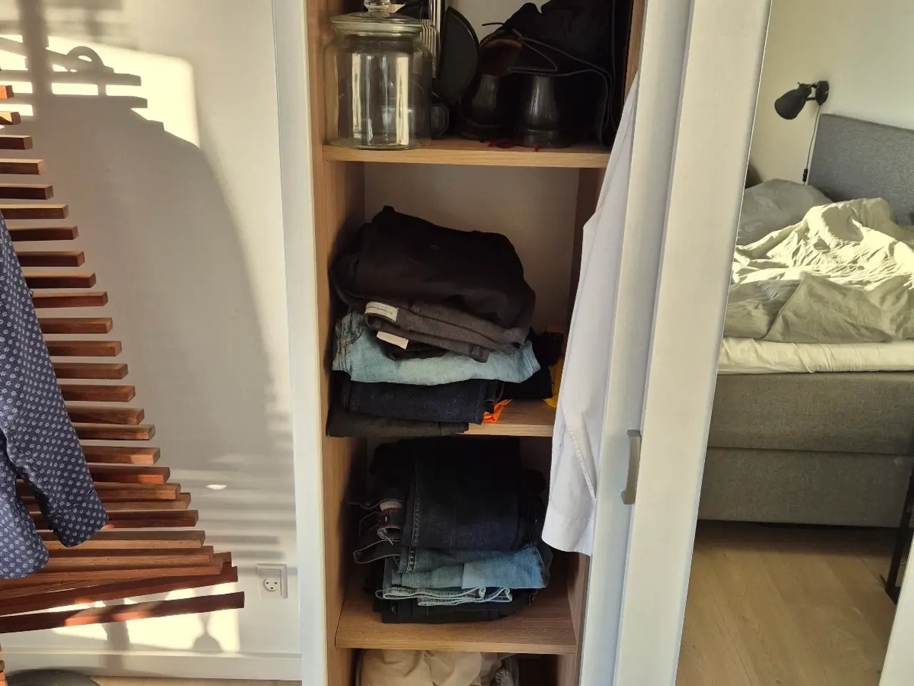 Billede 2 - Hvidt ikea skab