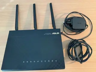 ASUS AC1900 Dual band 802.11 ac Gigabit Router. 