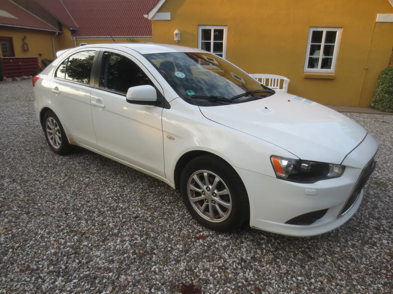 Billede 5 - Mitsubishi Lancer 1.6 i År 12. Synet 2/26.