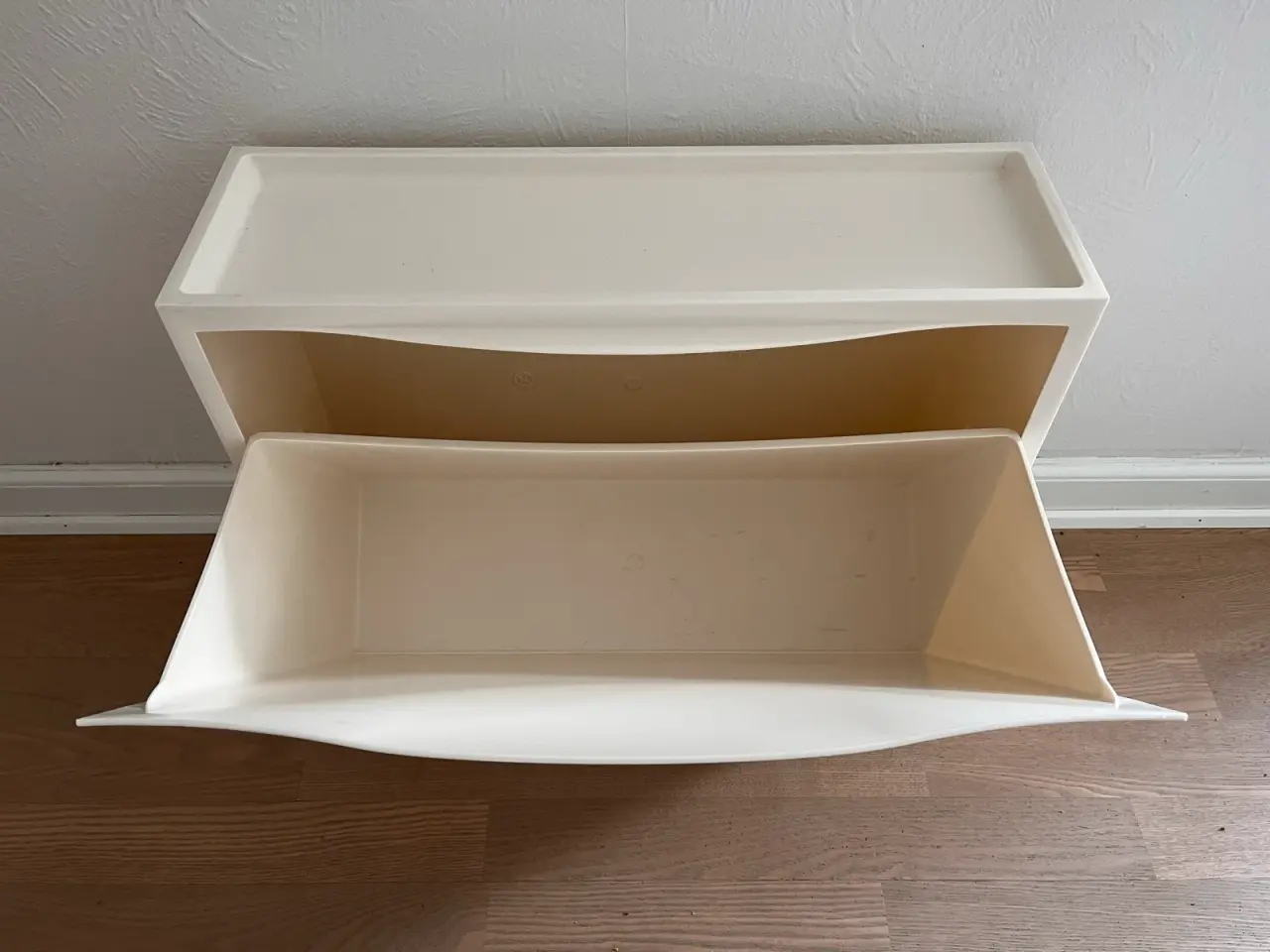 Billede 3 - Hvid IKEA TRONES skokasse