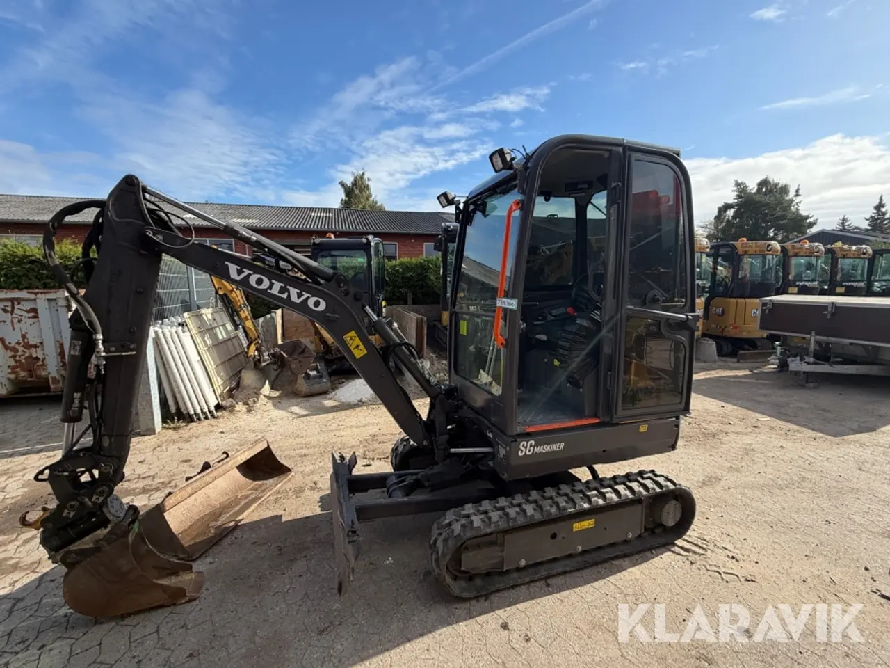 Billede 11 - Gravemaskine Volvo EC18E med 2 skovle og centralsmøring