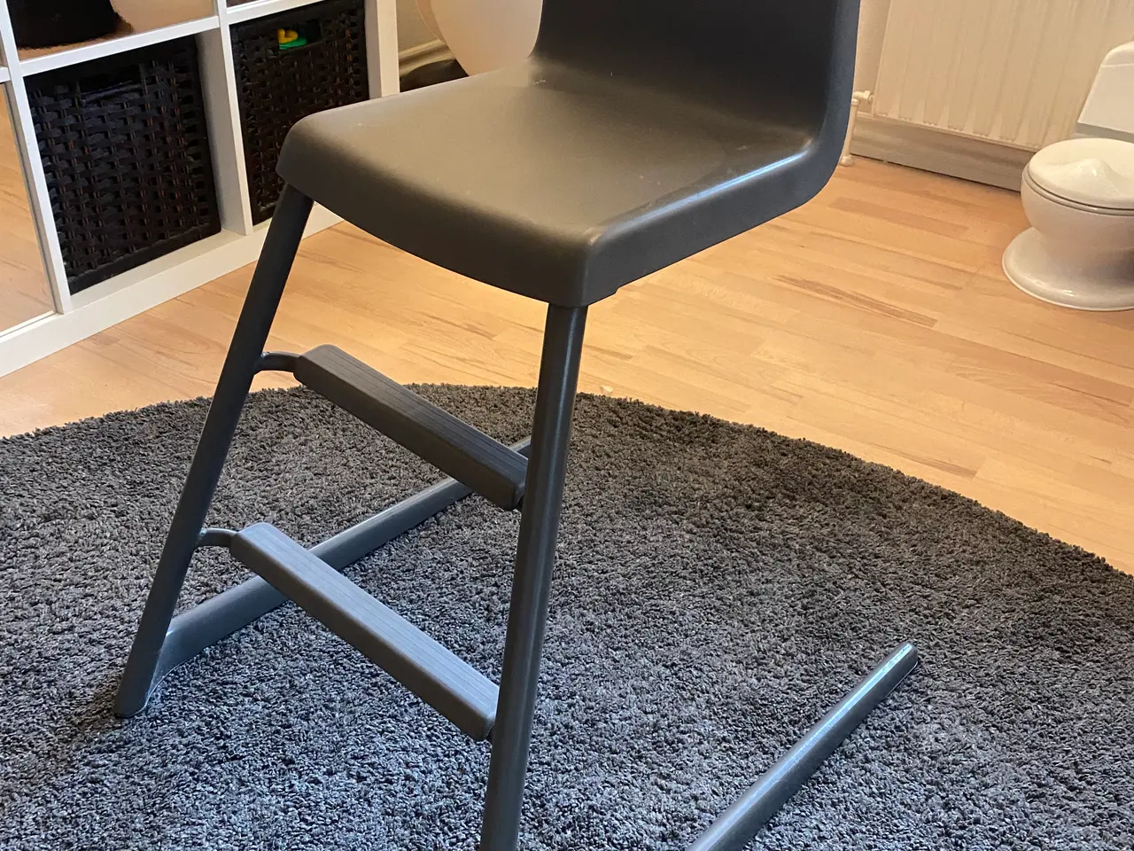 Billede 3 - Højstol i grå 
