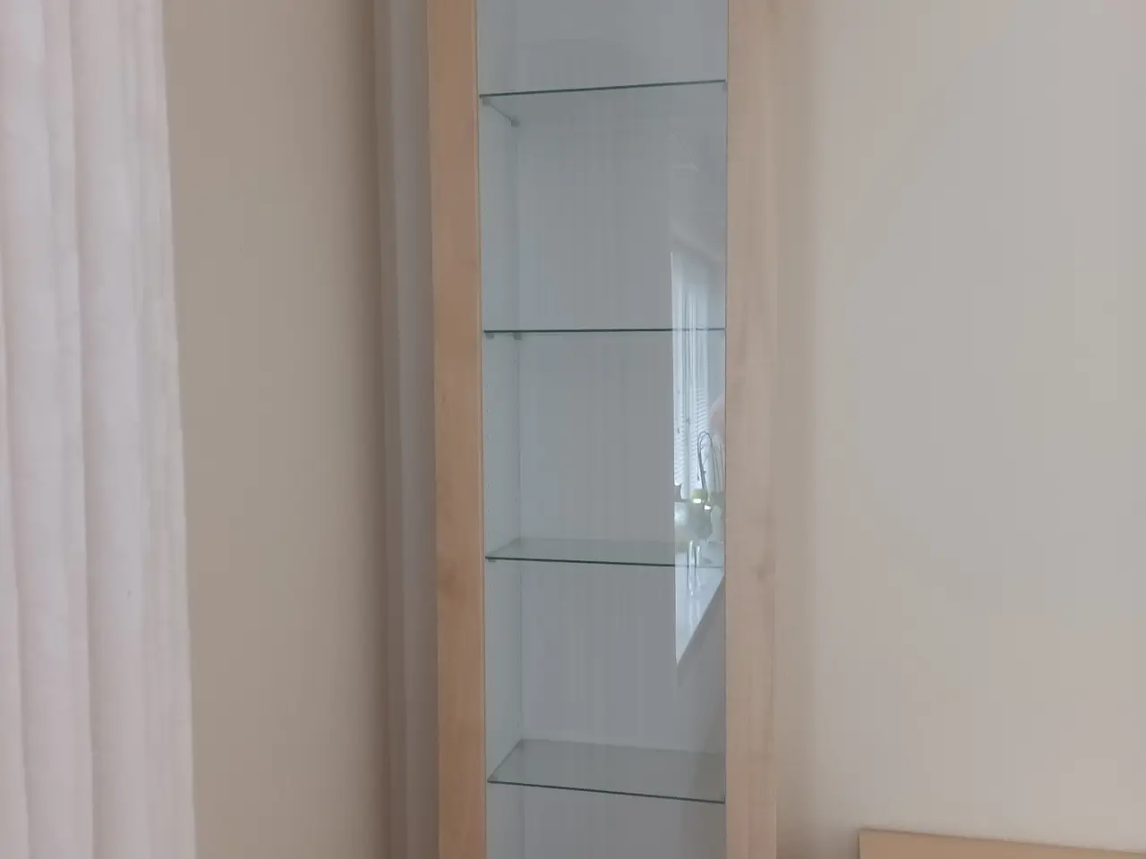 Billede 4 - Flot lys skænk fra BoConcept + 2 vitrineskabe