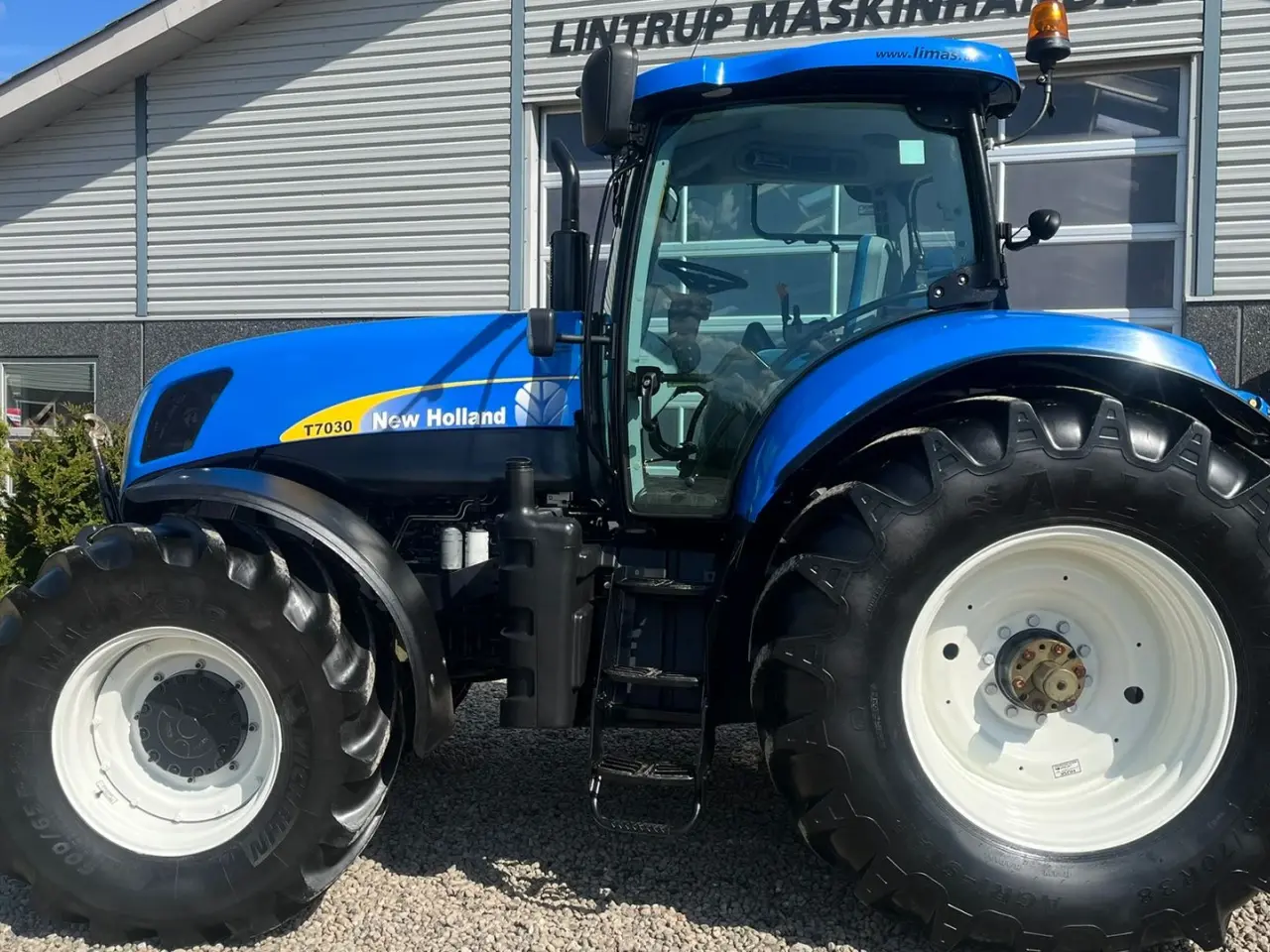 Billede 12 - New Holland T7030 Med frontlift