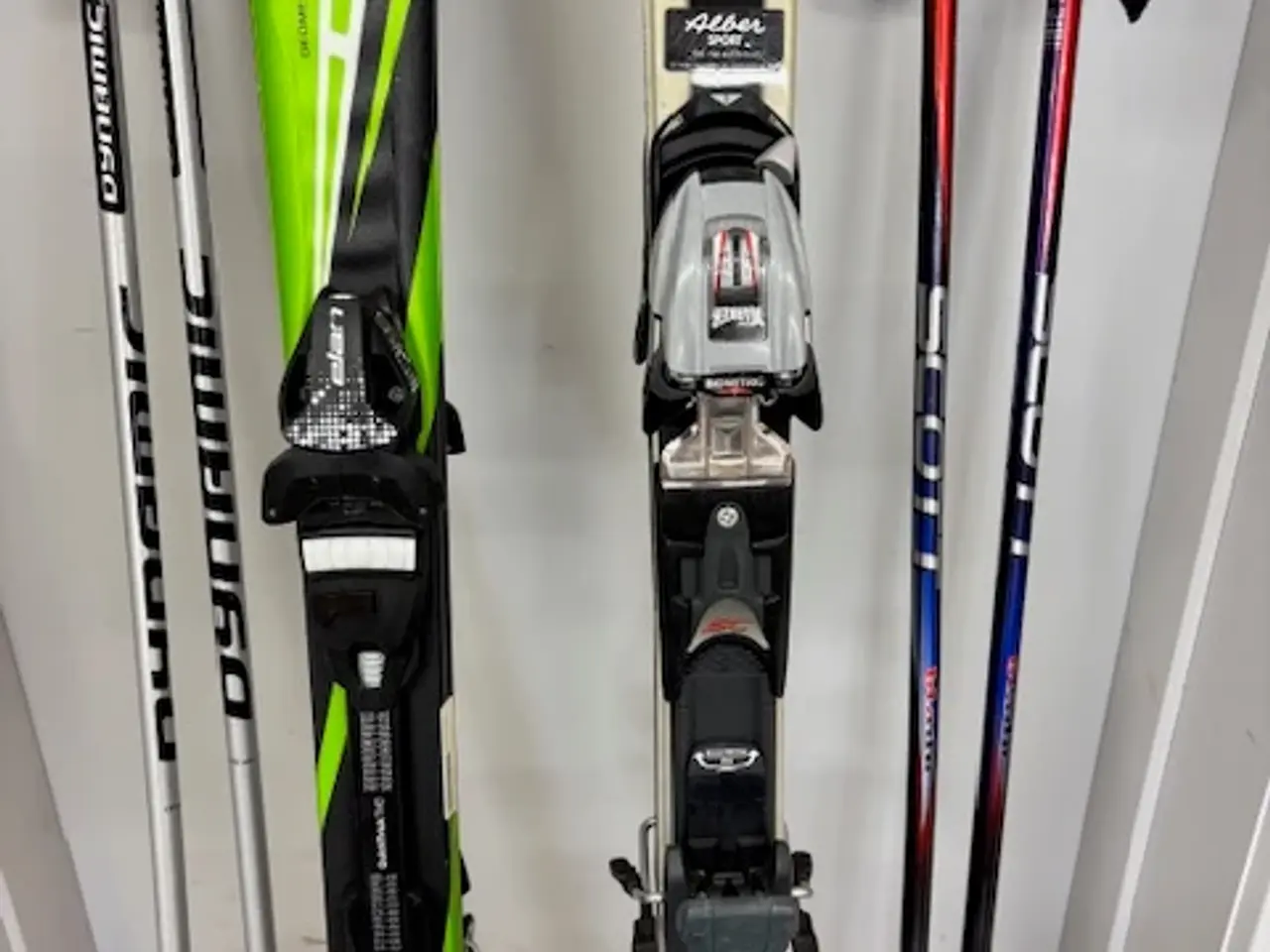 Billede 3 - Carving ski med stave