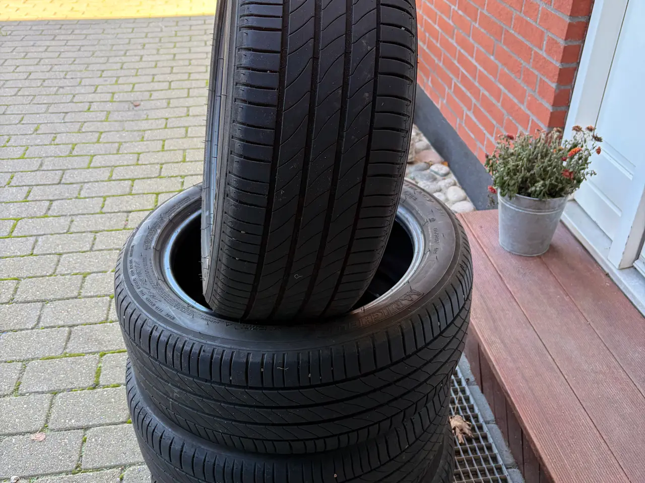 Billede 2 - Michelin Primacy 3st. 215/50-17"