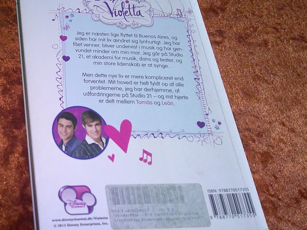 Billede 2 - Violetta - Et splittet hjerte, Disney,