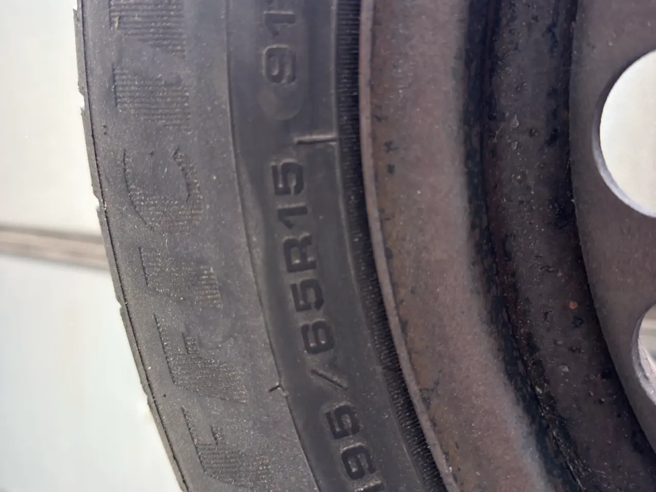 Billede 2 - 5x112 stålfælge - 195/65r15 Goodyear sommerdæk