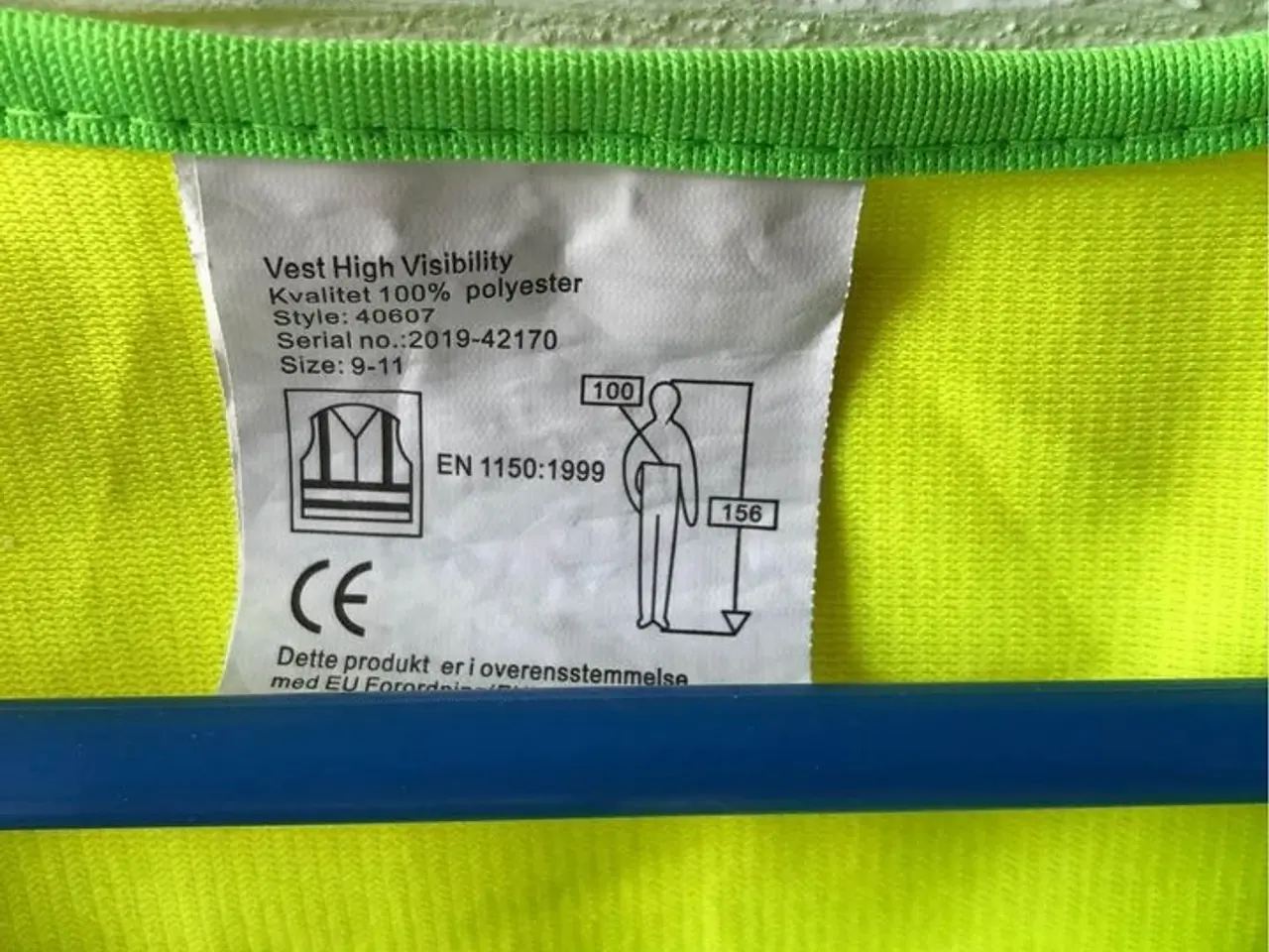 Billede 2 - Refleksvest bortgives