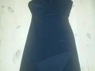 sort ONLY kjole