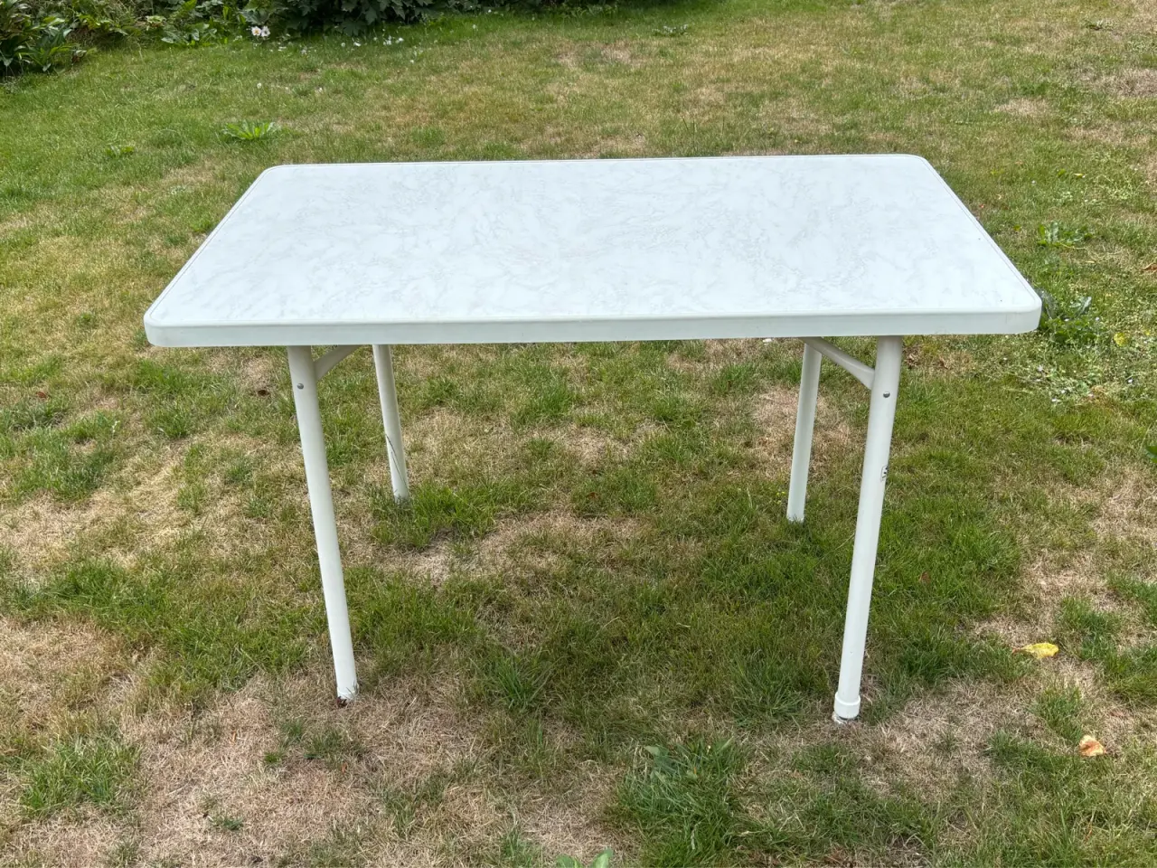 Billede 1 - Hvidt/gråt sammenklappeligt bord