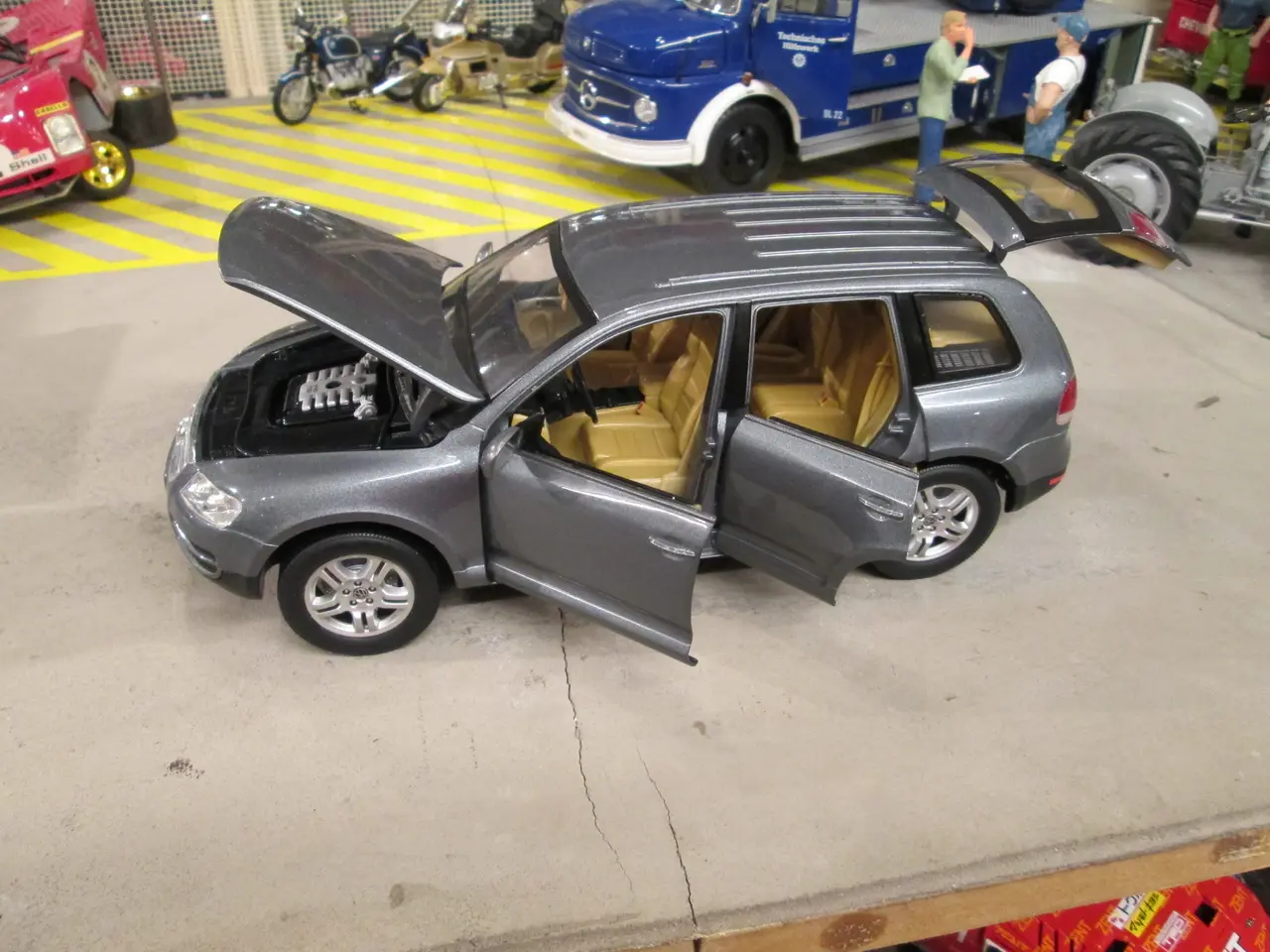 Billede 4 - Vw  Touareg   Burago  1:18