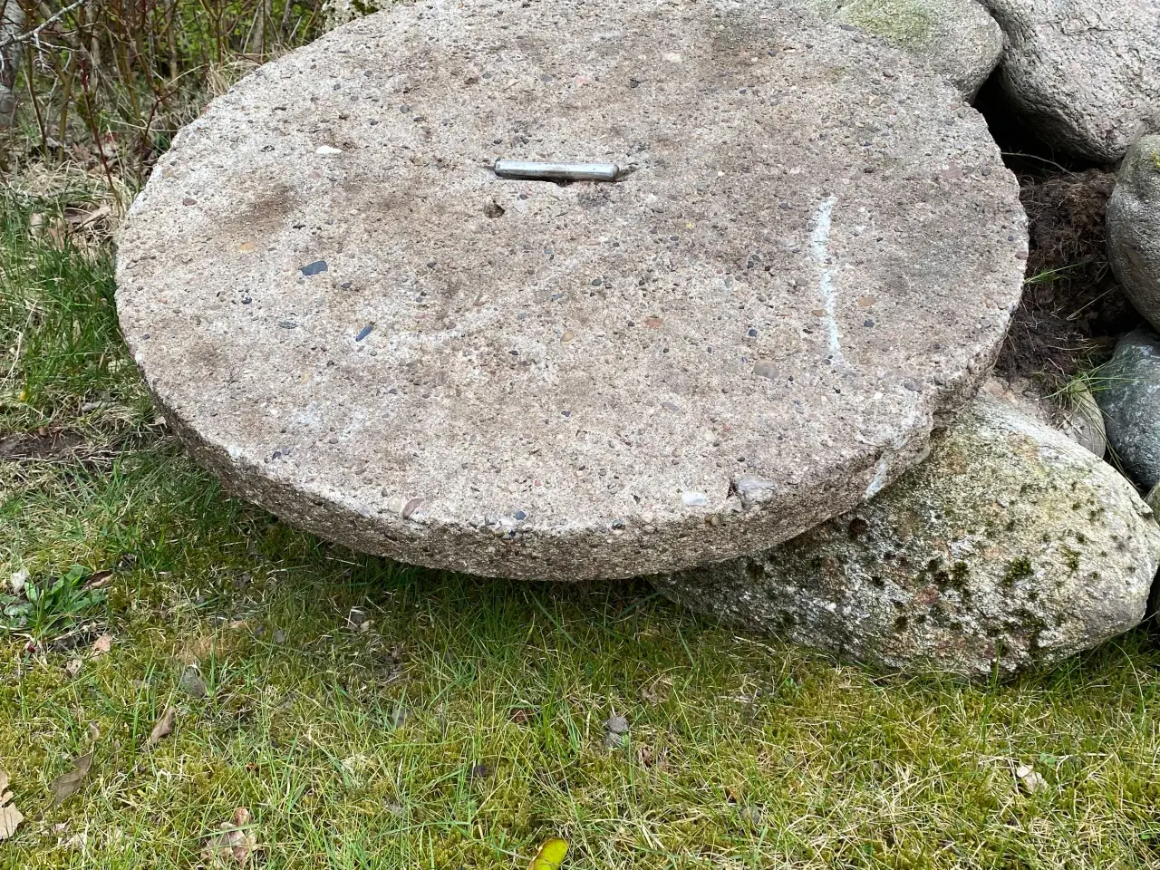 Billede 2 - Brøndæksel. Låg