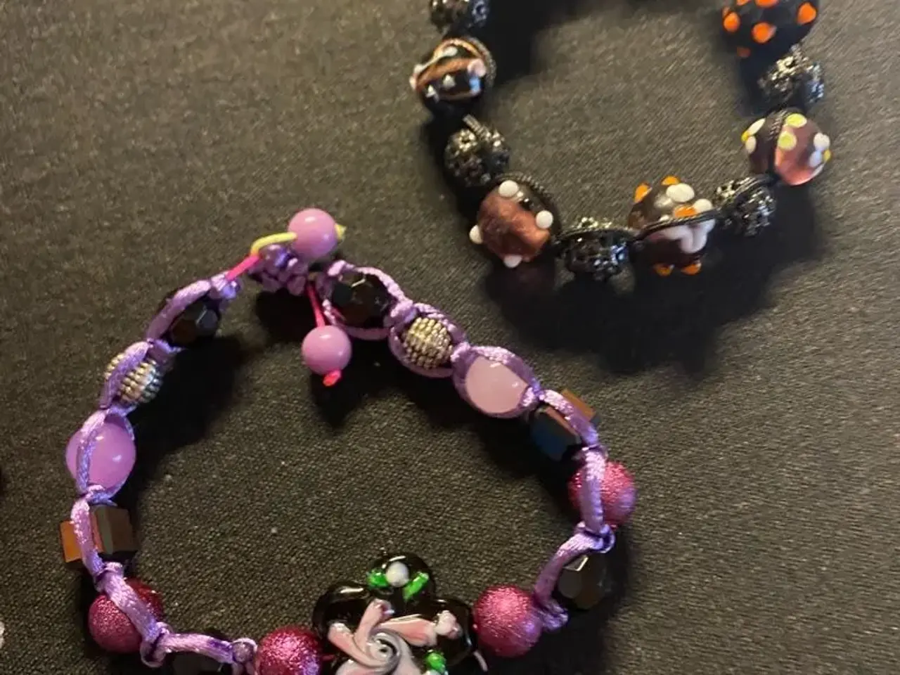 Billede 2 - Nye knyttede armbånd