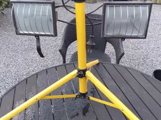 Arbejslampe på stativ
