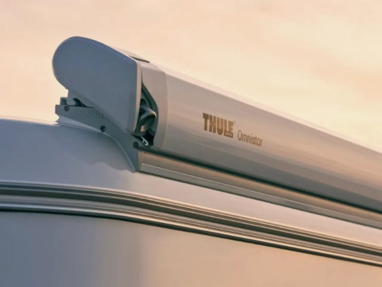 Billede 1 - Thule Omnistor 6300 Tagmonteret Hvid Box markise