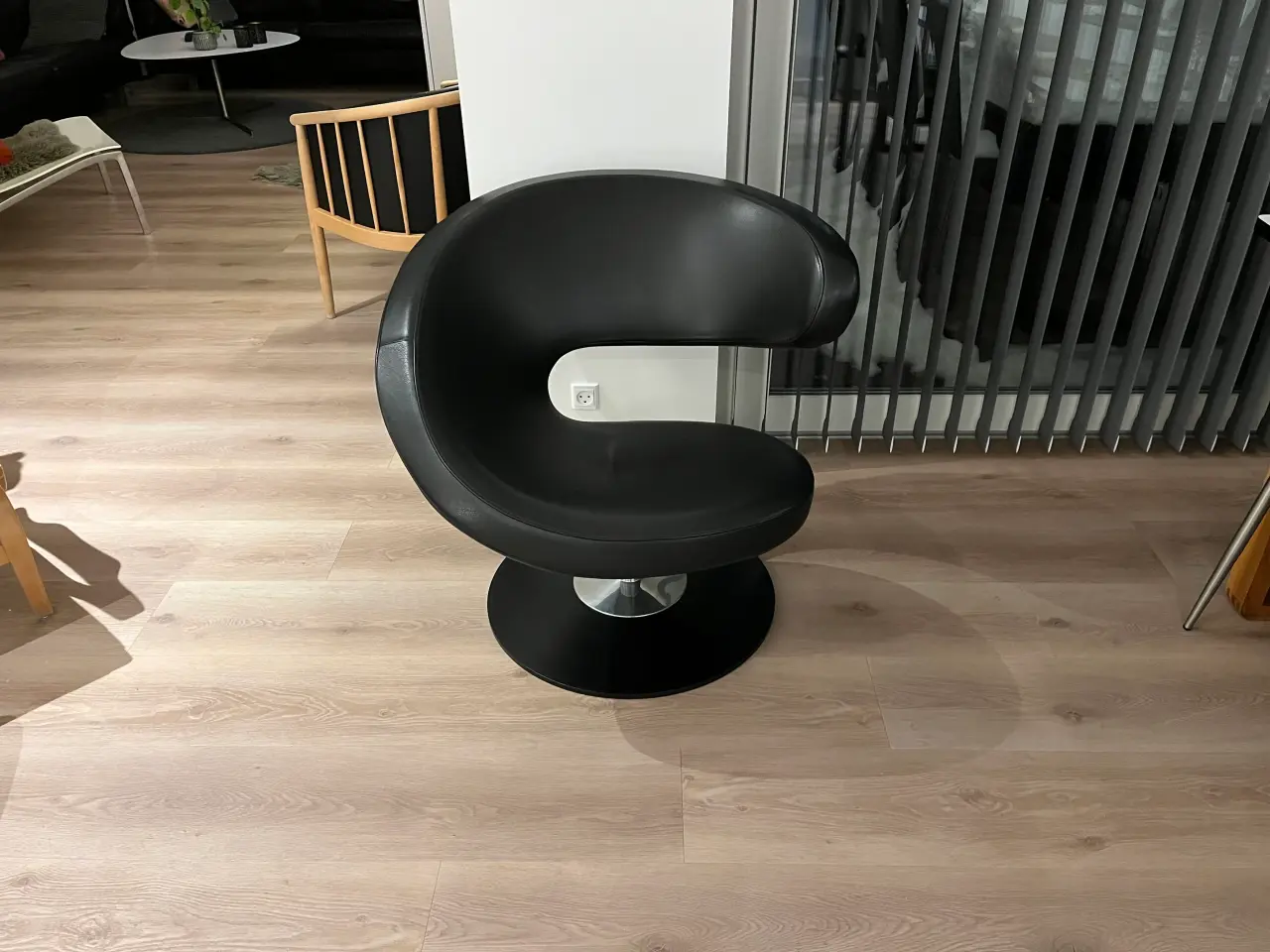 Billede 1 - Varier Peel Club loungestol med sort anilin læder.