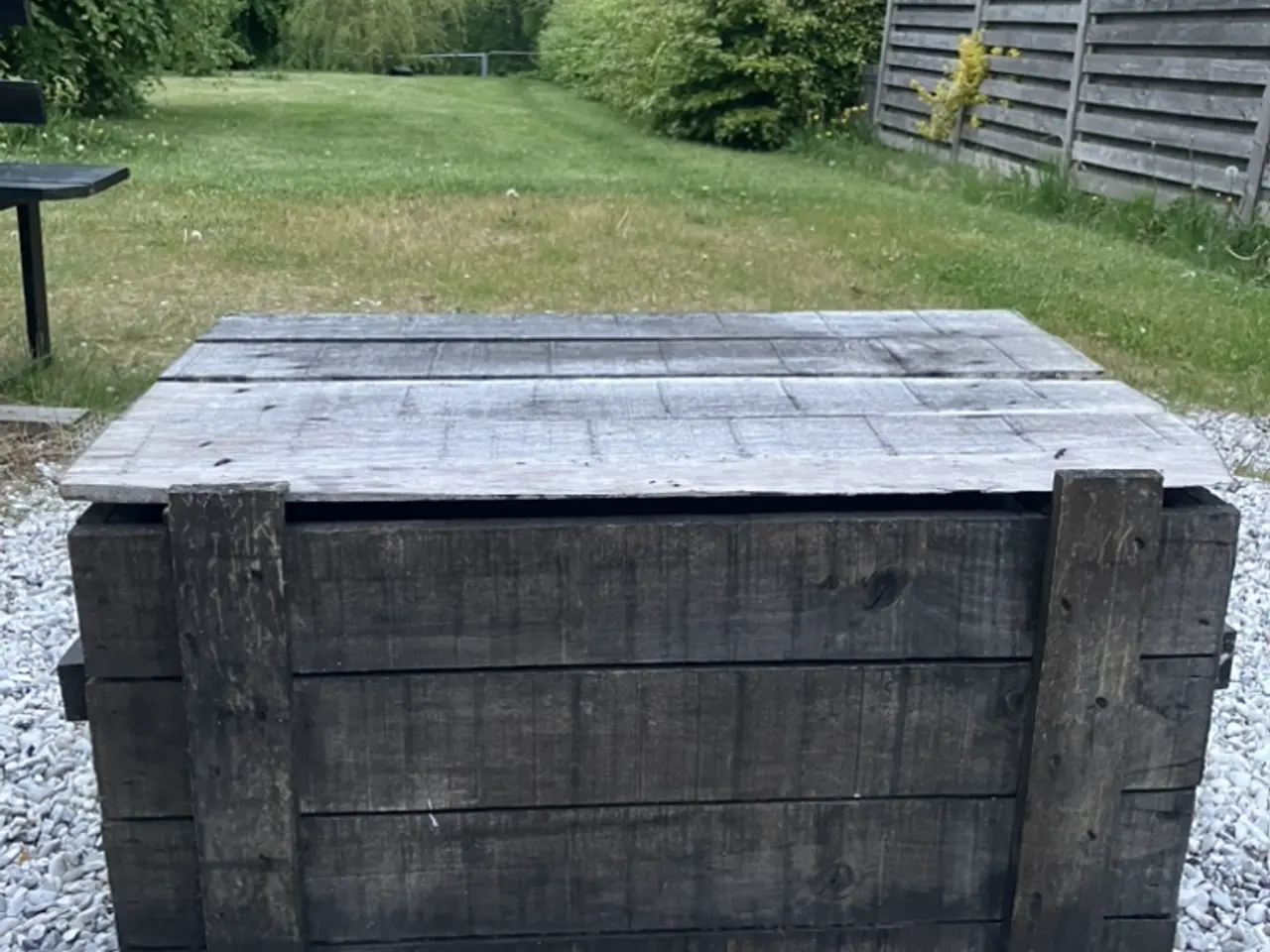 Billede 3 - Fed gammel kasse / bord / kiste