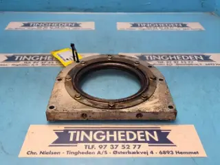 John Deere 6125HZ001 Olietætningshus R116338
