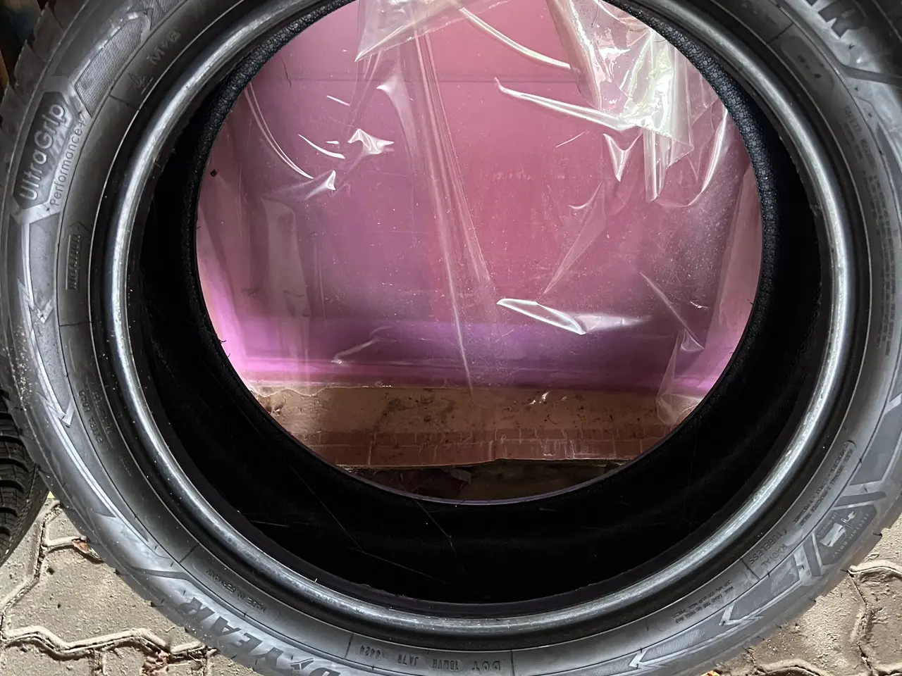 Billede 2 - to Michelin dæk 255/45/20  to Goodyear 235/50/20