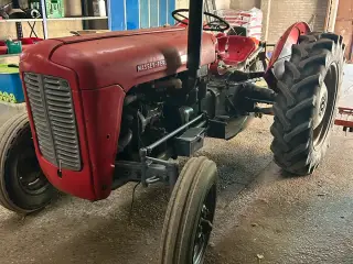 Fin lille traktor 