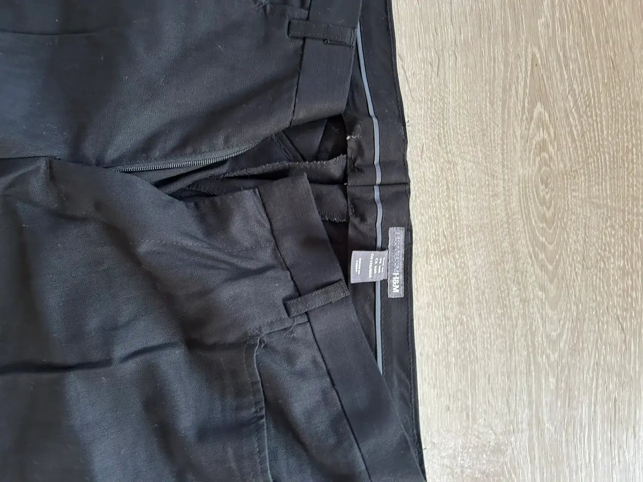 Billede 2 - H&M sorte bukser – Str. S / 30 – Klassisk stil