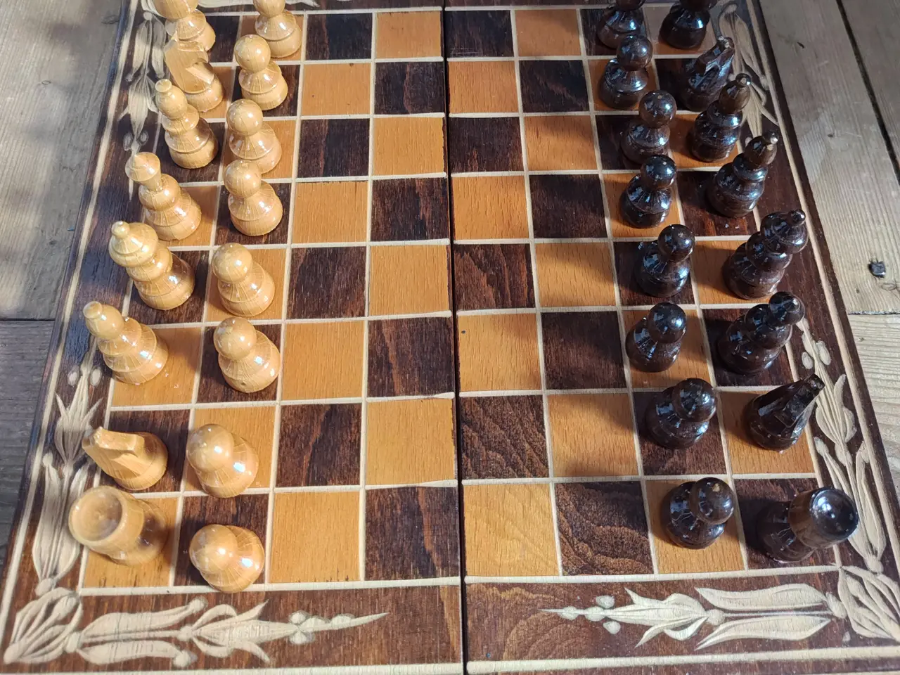 Billede 1 - Skak Brætspil i træ samt Backgammon