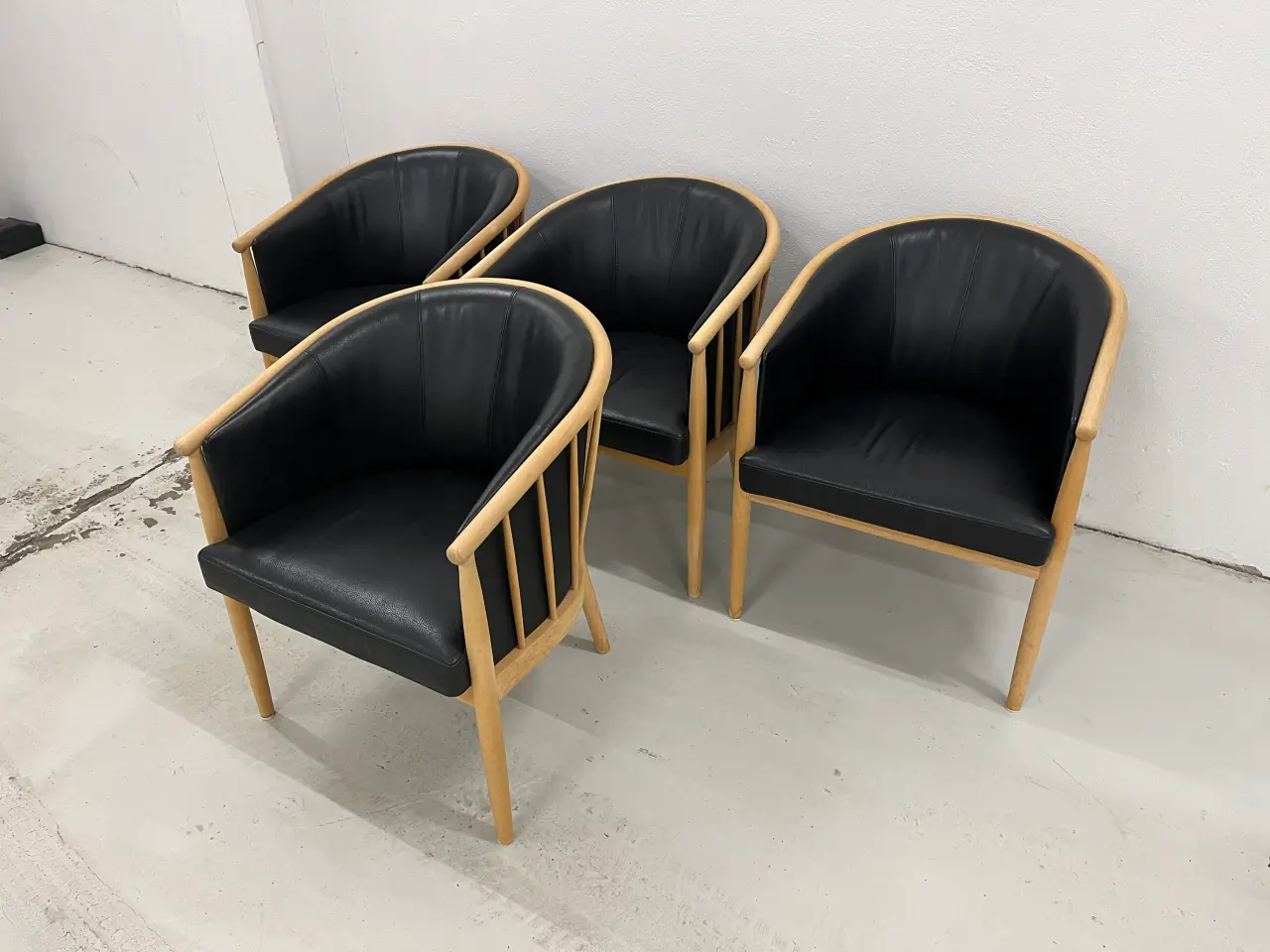 Billede 1 - Stouby Lux Loungestole med sort semianilin læder.