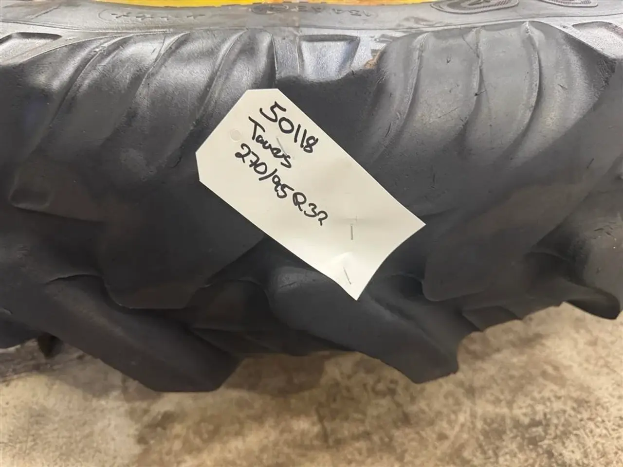 Billede 1 - Taurus 270/95 R32