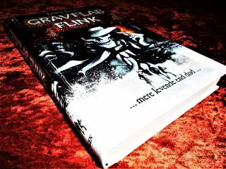 Gravflab Flink, Derek Landy
