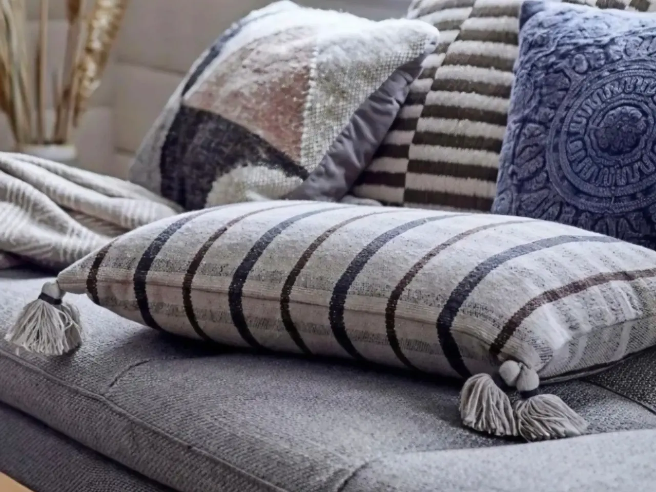 Billede 4 - Bloomingville pude 40x60 fra styling før salg