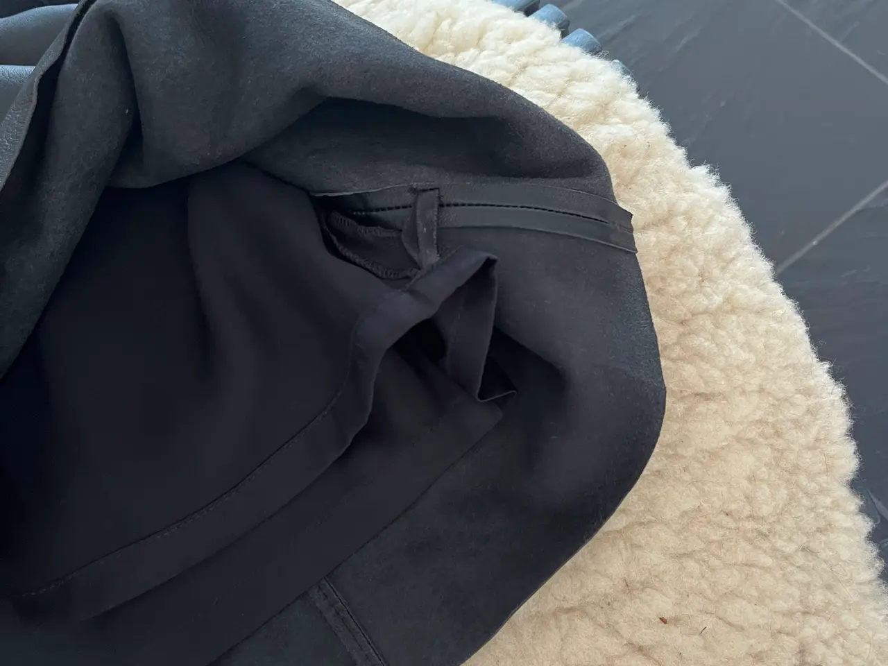 Billede 12 - Sort læder nederdel Massimo Dutti str M