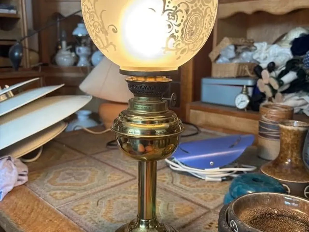 Billede 1 - 💡 Vintage bordlampe med glaslampeskærm – Design