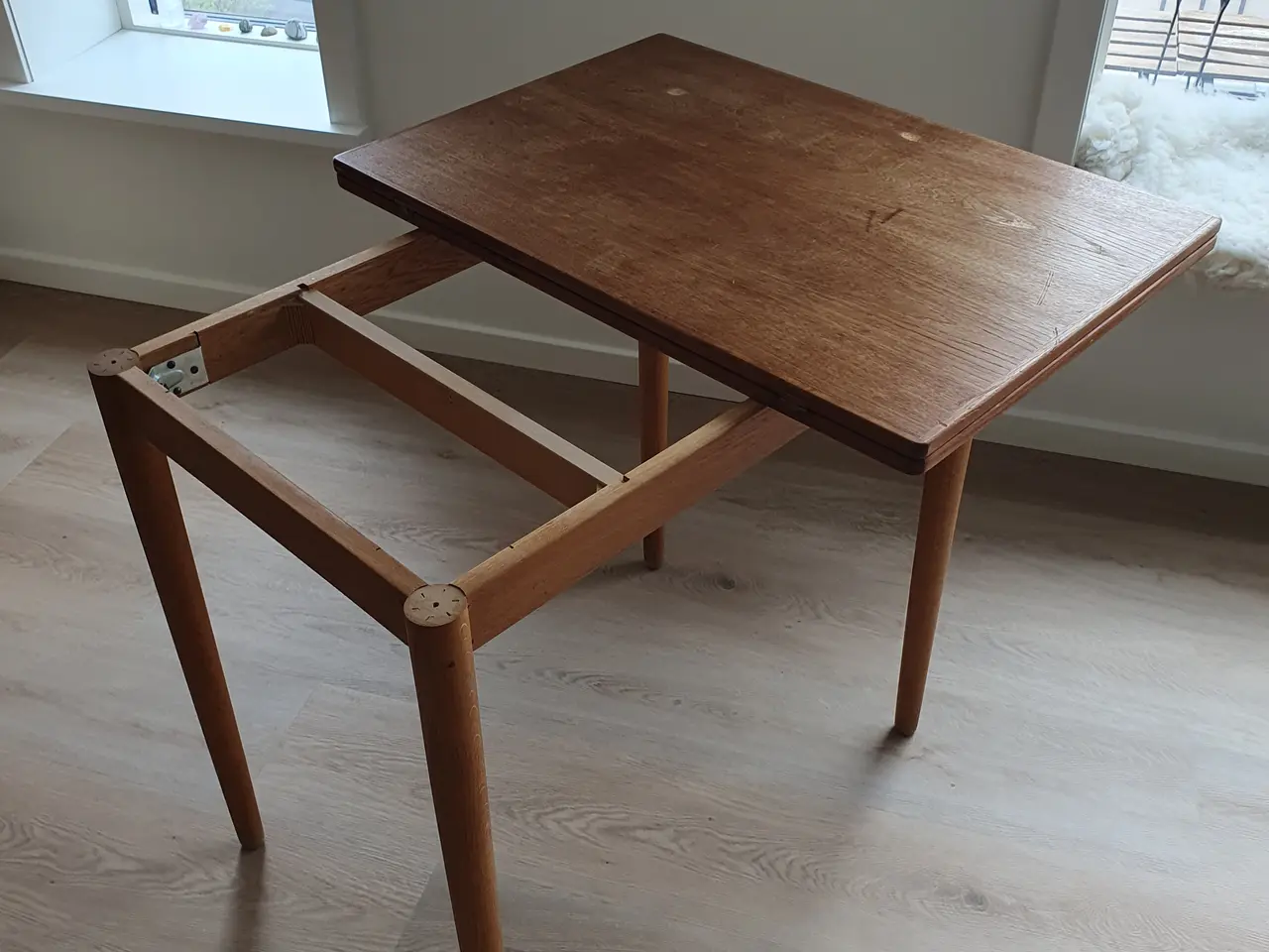 Billede 6 - Spise/skrivebord i teak med messingbeslag
