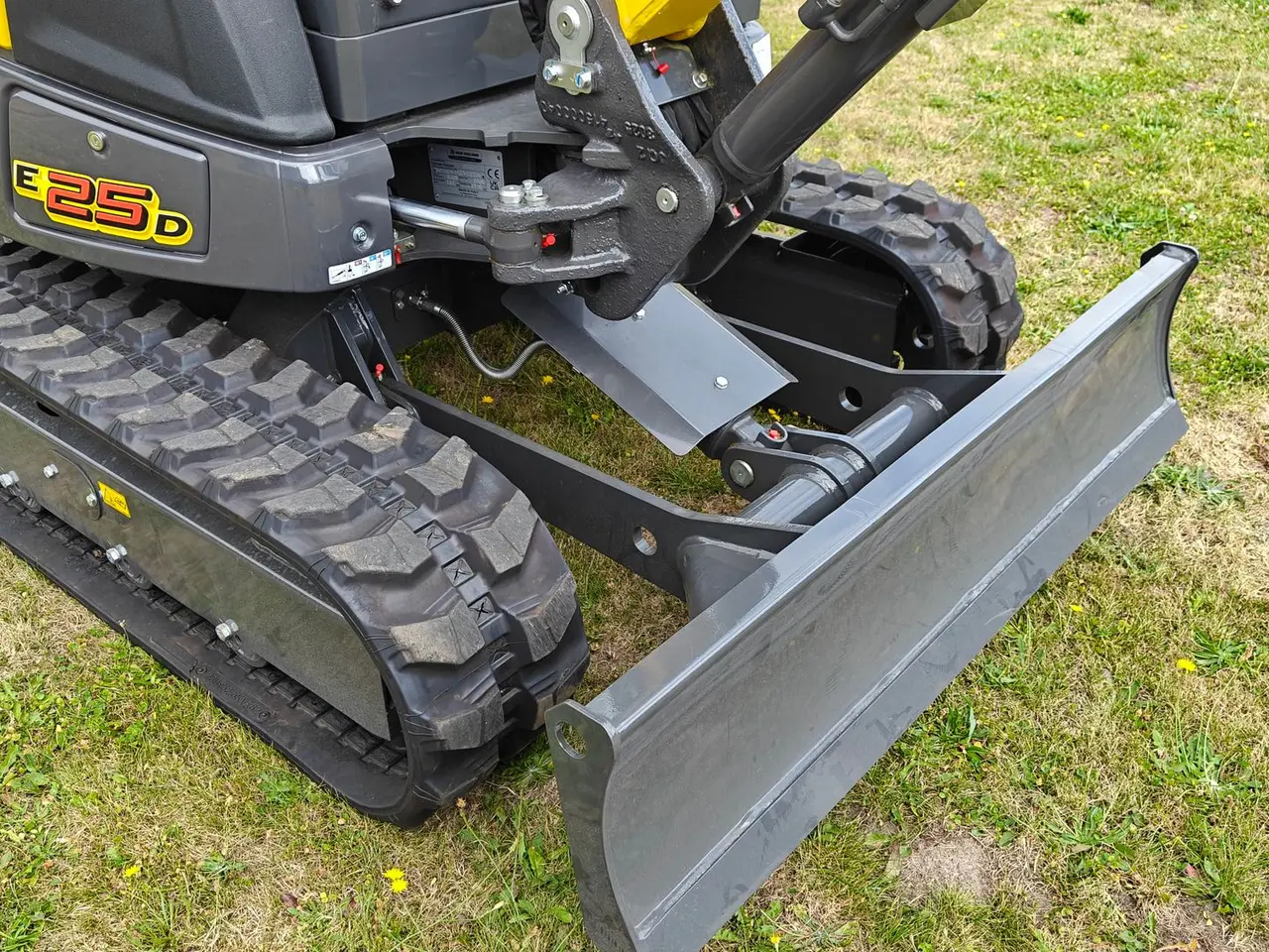 Billede 16 - New Holland E25D