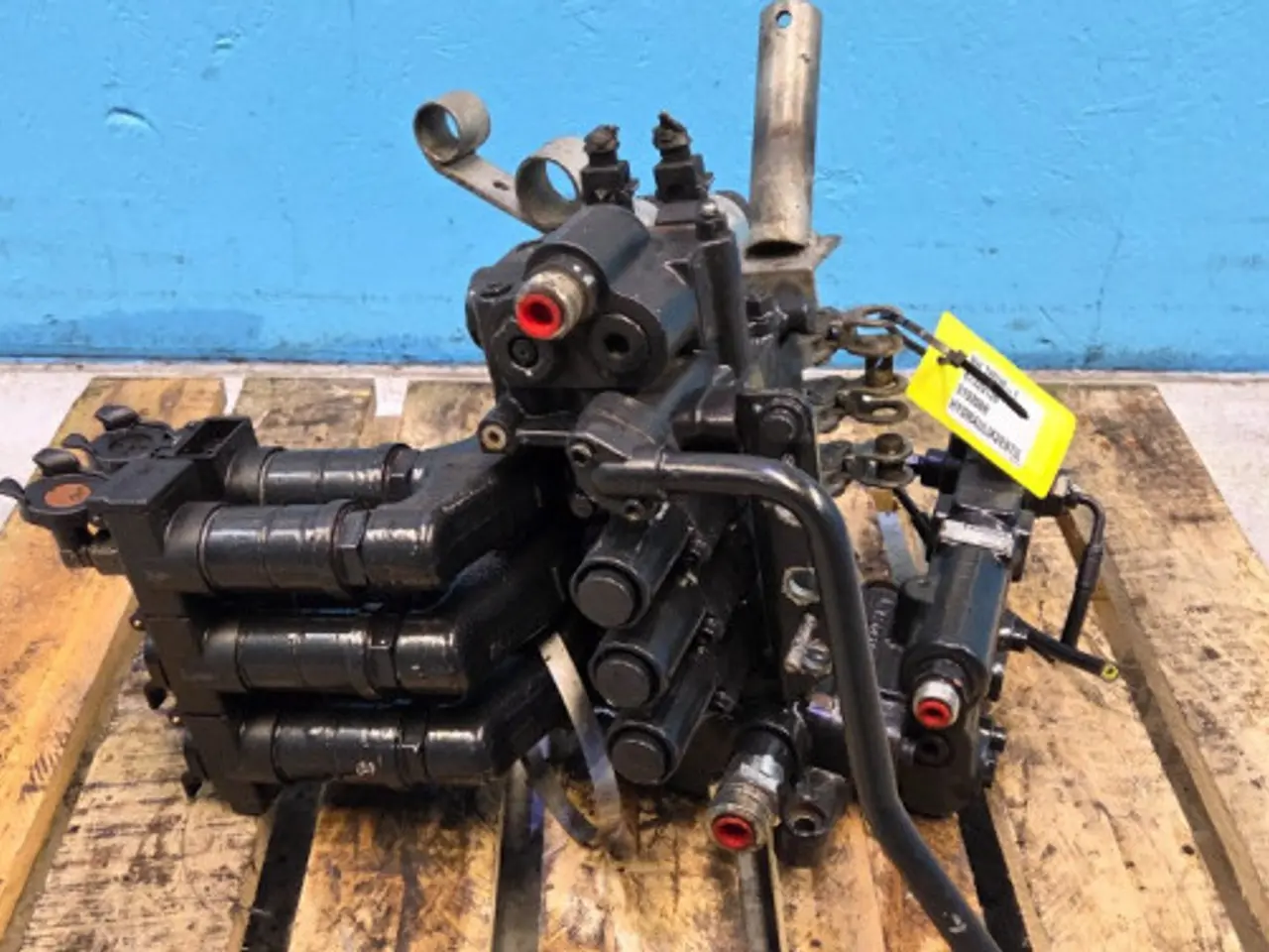 Billede 2 - New Holland T6030 Hydraulikventil 87325126