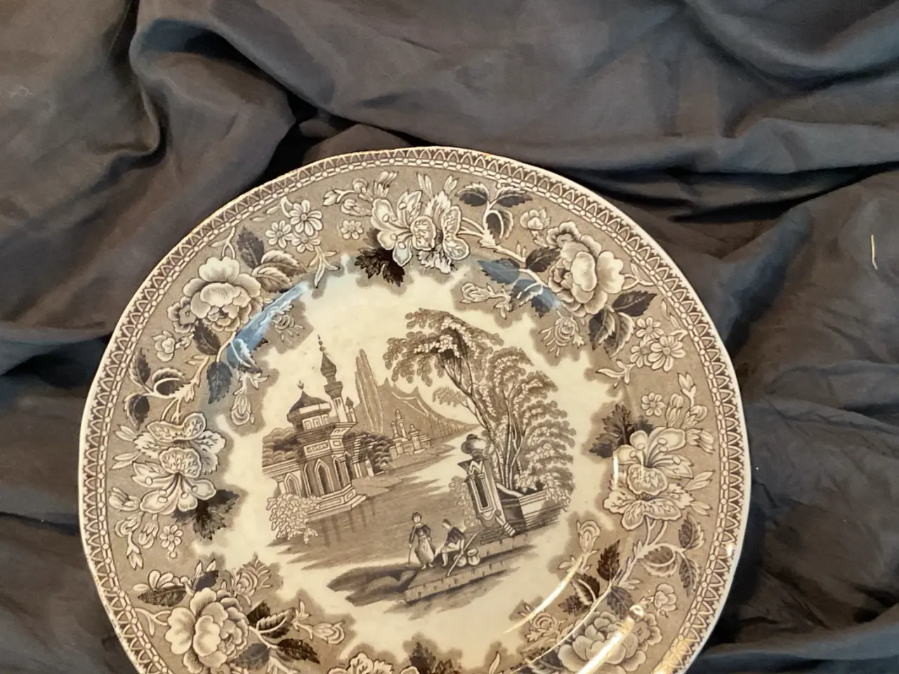 Billede 15 - Engelsk 1800 tals fajance med samme motiv