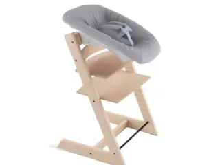 UDLEJES - HIGHCHAIR with babyseat (Højstol)