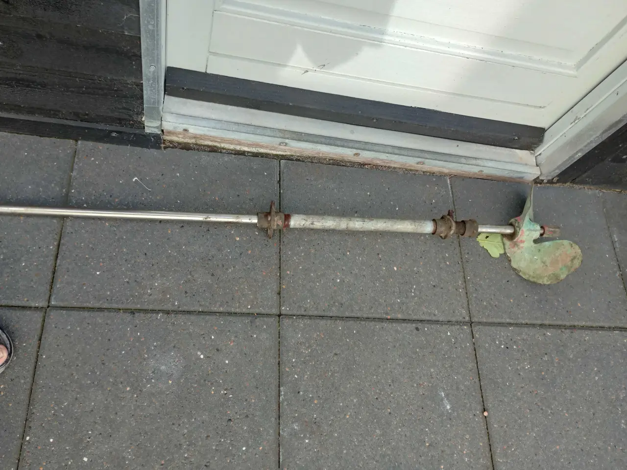 Billede 1 - Ældre 2 bladet skrue med rustfri 20mm aksel